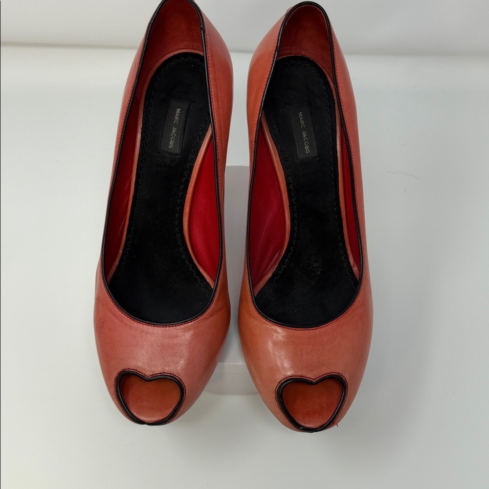 Marc Jacobs Peep Toe Heart Vintage 2008 Heels Red Leather Block Heel Size 6/36 - Picture 11 of 12